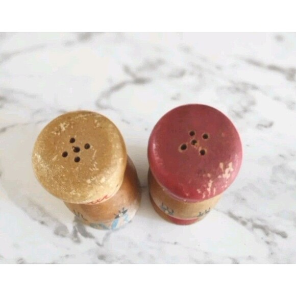 Vintage Wooden Salt & Pepper Shakers With Bunny Face & Chef Hats Shaker Set - Picture 4 of 7